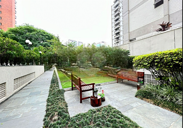 Foto REO1097056