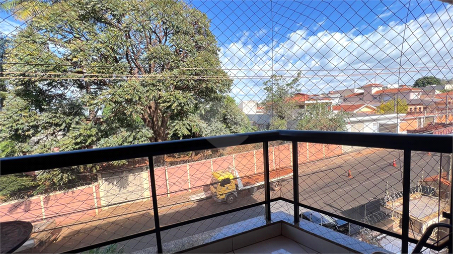 sacada da sala com vista para rua 