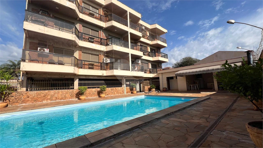 Espaço de lazer piscina 