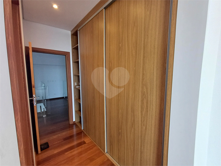 Foto REO1097303