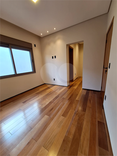 Foto REO1097453