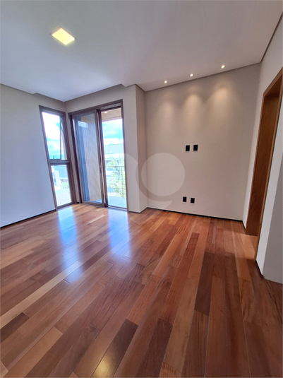 Foto REO1097453