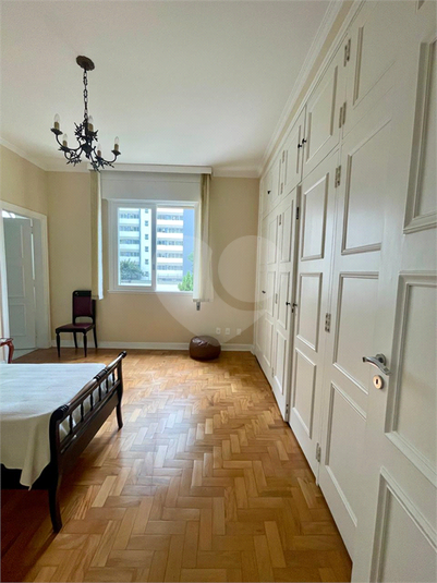 Foto REO1097469