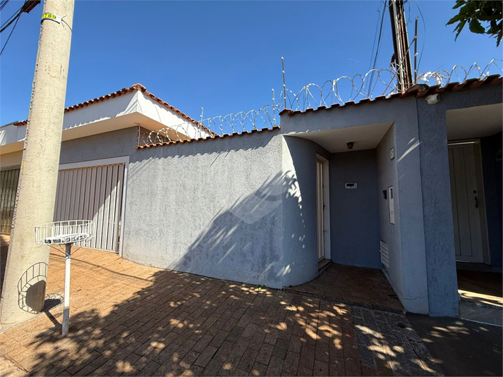 Foto REO1097525
