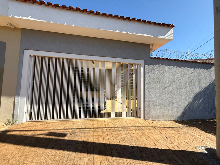 Foto REO1097525
