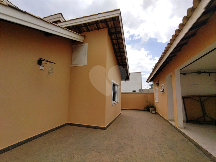 Foto REO1097581
