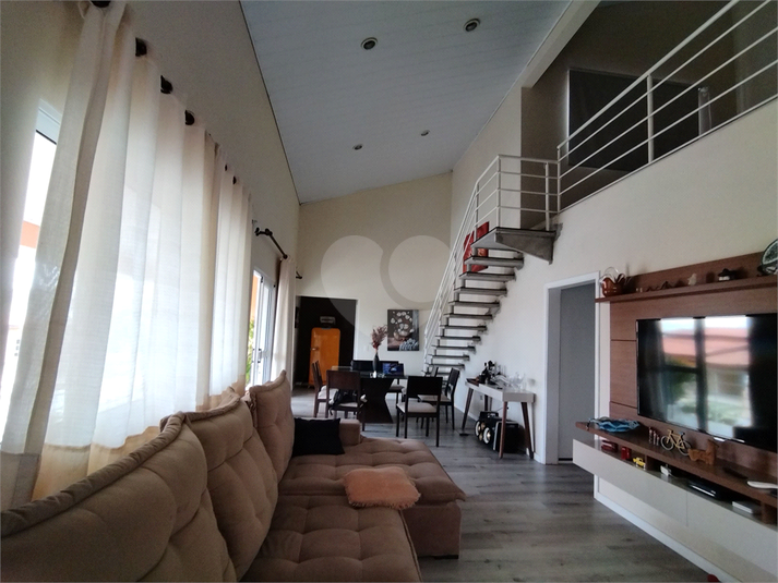 Foto REO1097581