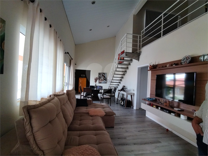 Foto REO1097581