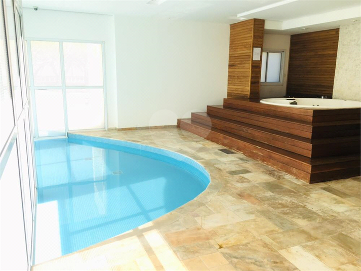 Foto REO1097627