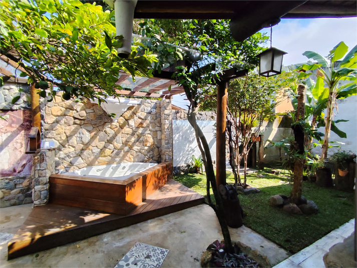Foto REO1097695