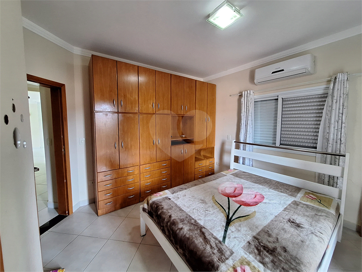Foto REO1097830