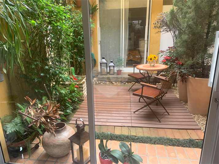 Foto REO1098022