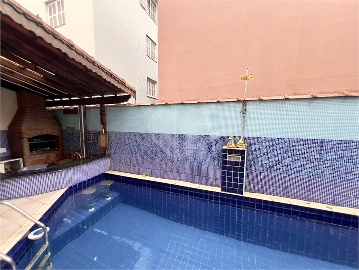 Foto REO1098036
