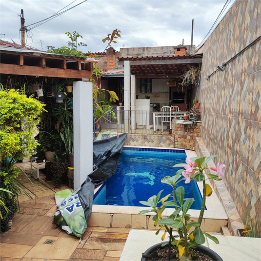 Foto REO1098119
