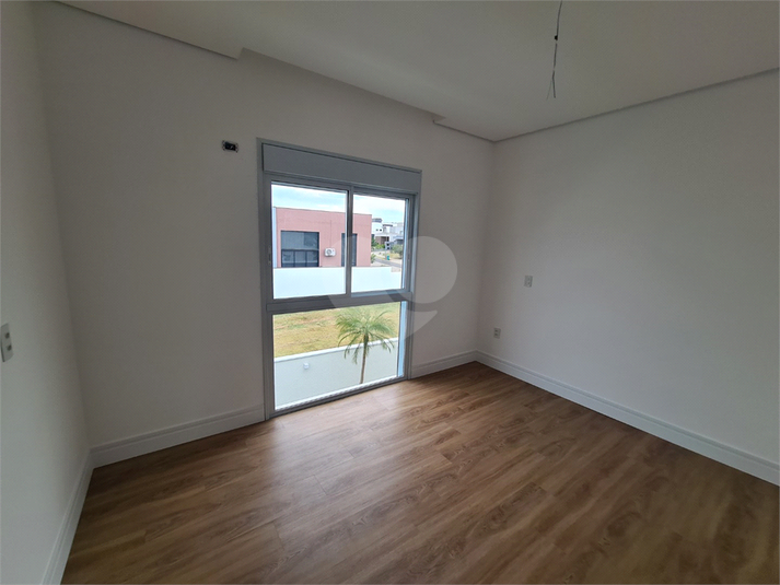 Foto REO1098167