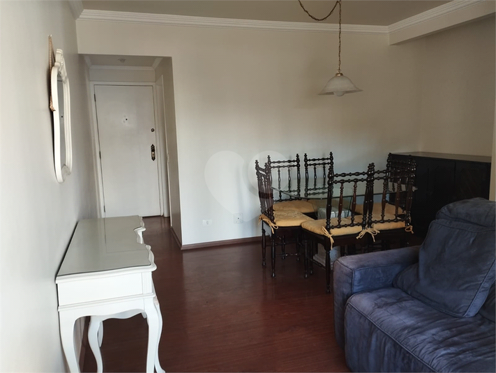sala de um angulo