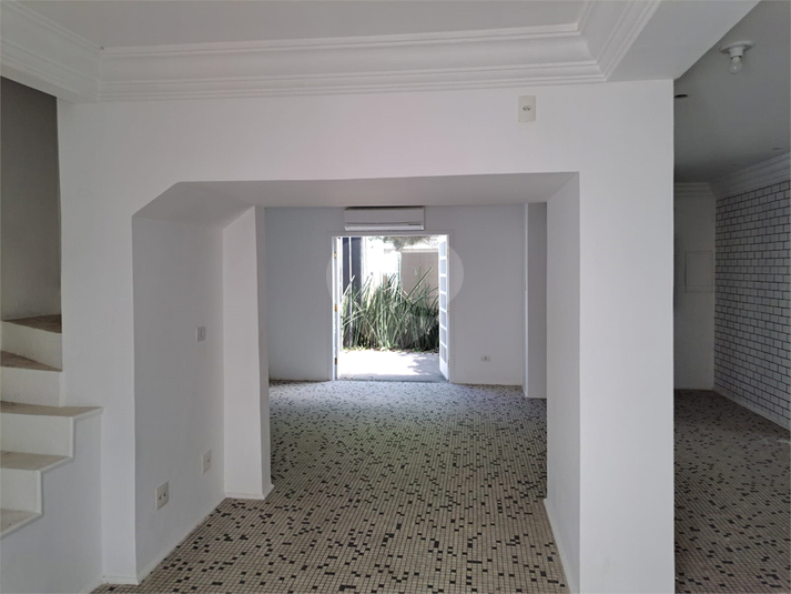 Foto REO1098303