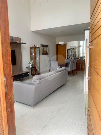 Foto REO1098339