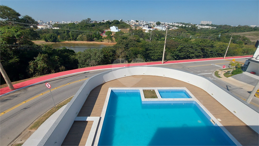Foto REO1098341