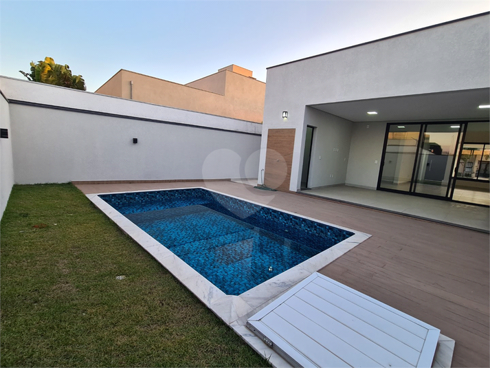 Foto REO1098460