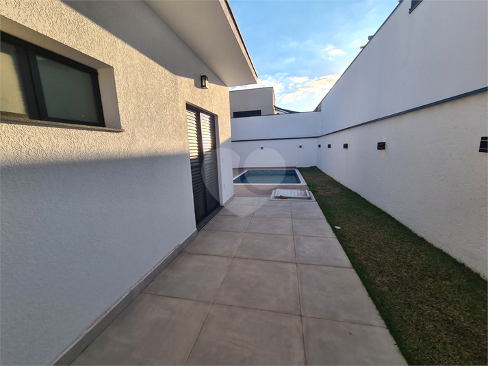 Foto REO1098464