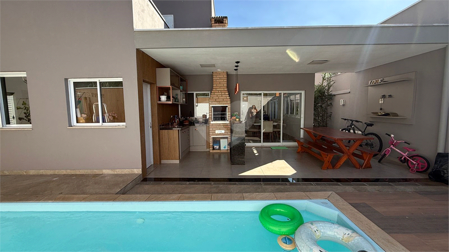 Foto REO1098549