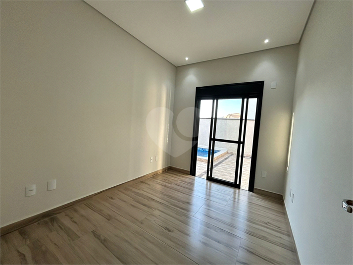 Foto REO1098561