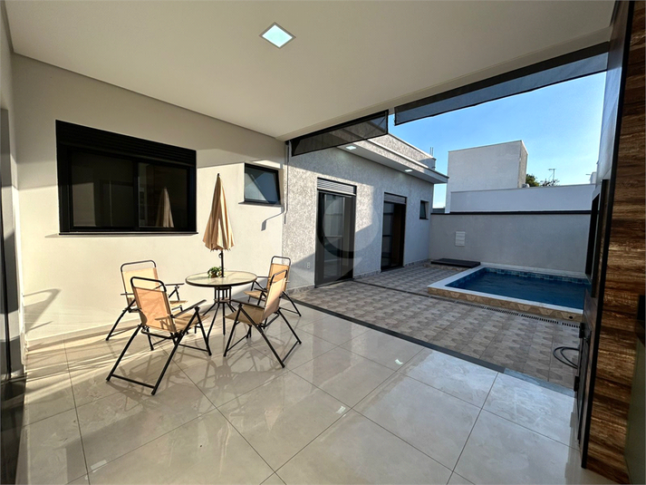 Foto REO1098561