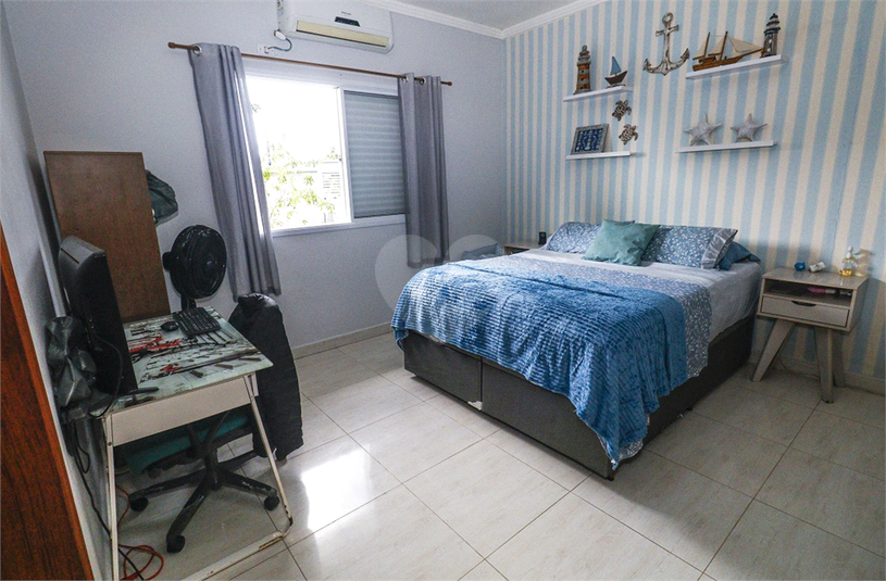 Foto REO1098587
