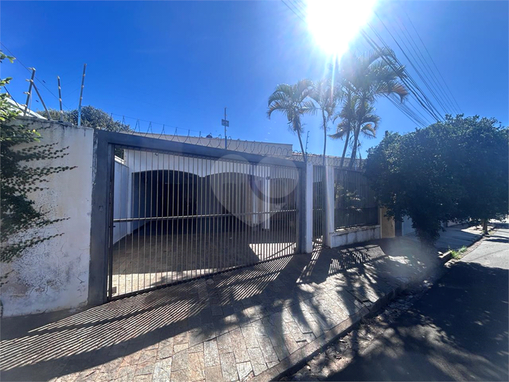 Foto REO1098600