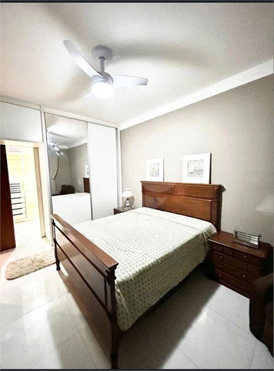 Foto REO1098800