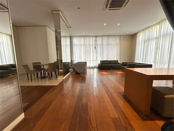 Foto REO1098817