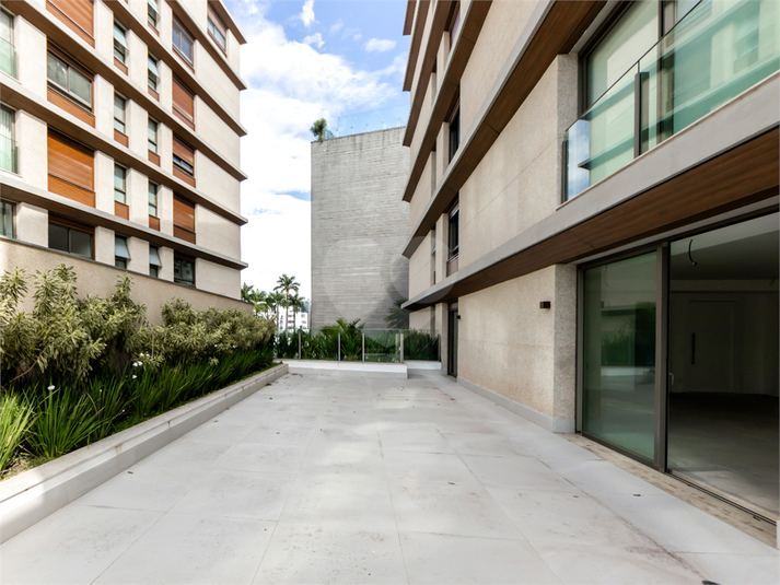 Foto REO1098954