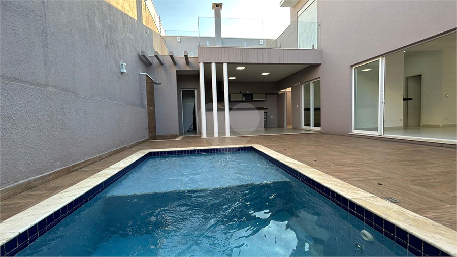 Foto REO1098967