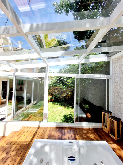 Foto REO1098980