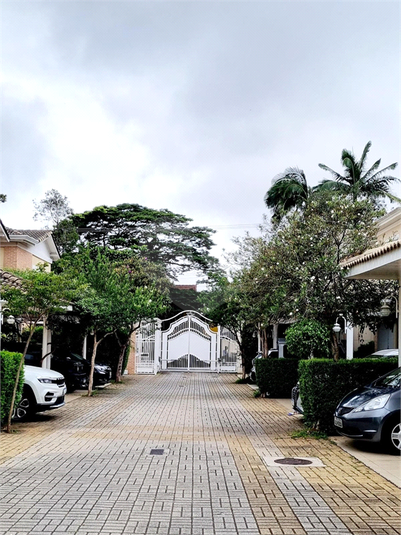 Foto REO1098980