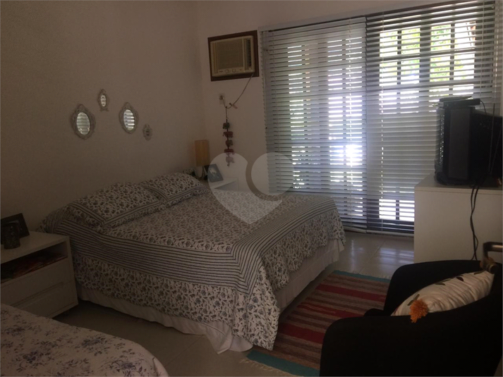 Foto REO1099082