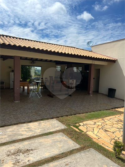 Foto REO1099303