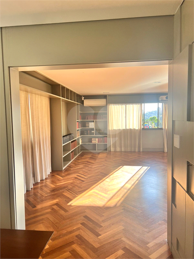 Foto REO1099432