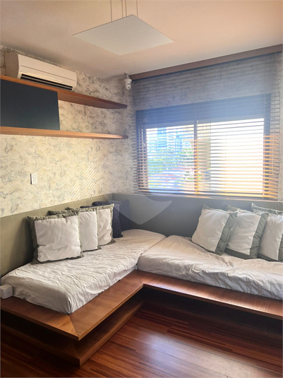 Foto REO1099432