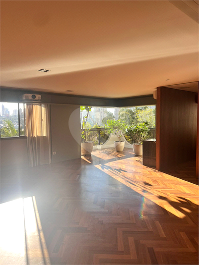Foto REO1099432
