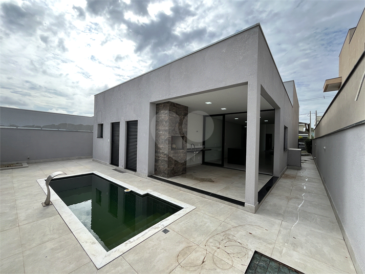 Foto REO1099780