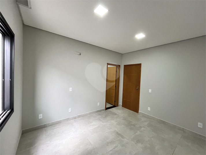 Foto REO1099780