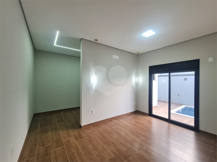 Foto REO1099831