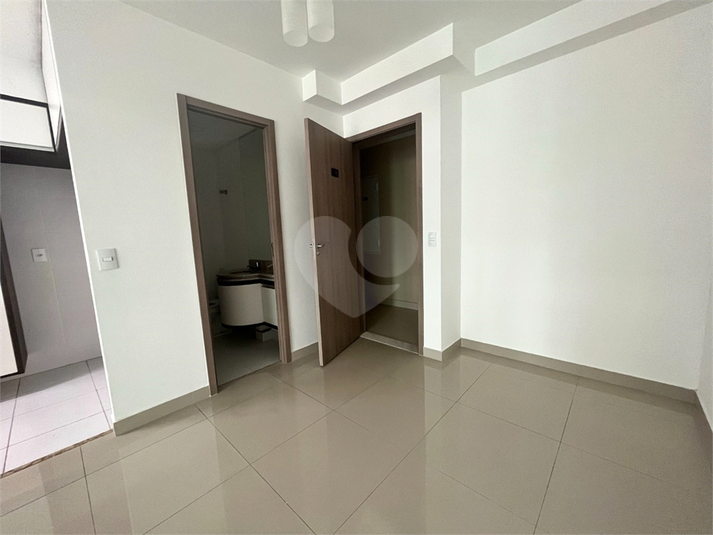 Foto REO1099947