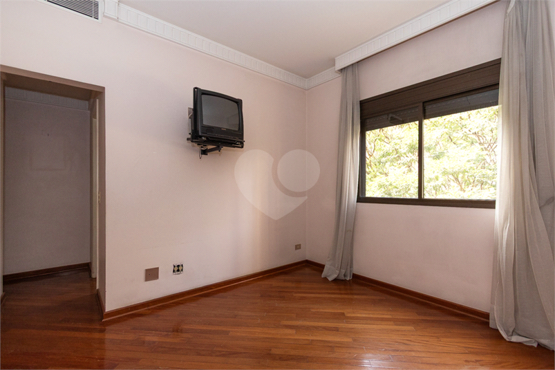 Foto REO1100191