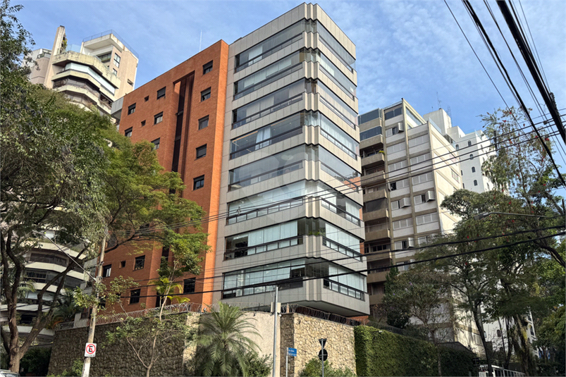 Foto REO1100191