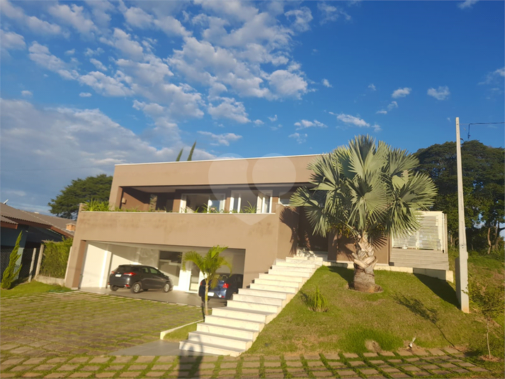 Foto REO1100241