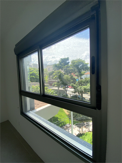 Foto REO1100246