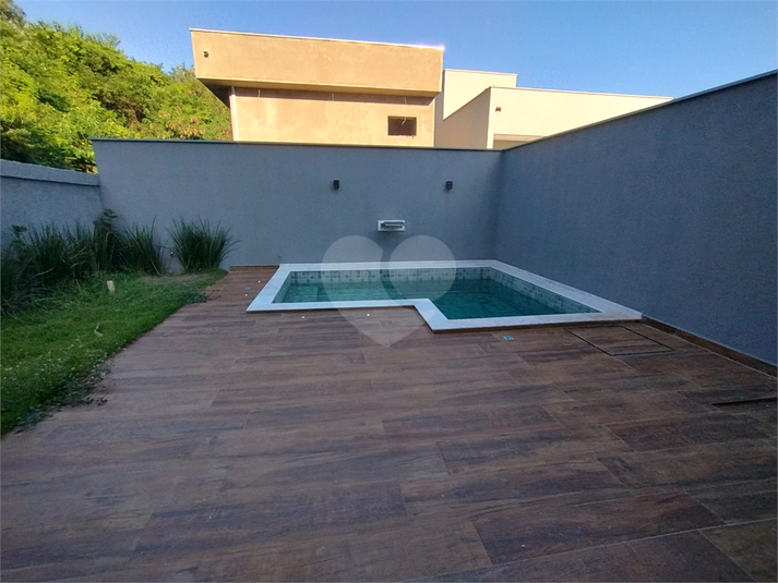 Foto REO1100453